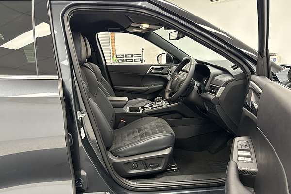 2024 Mitsubishi Outlander LS ZM