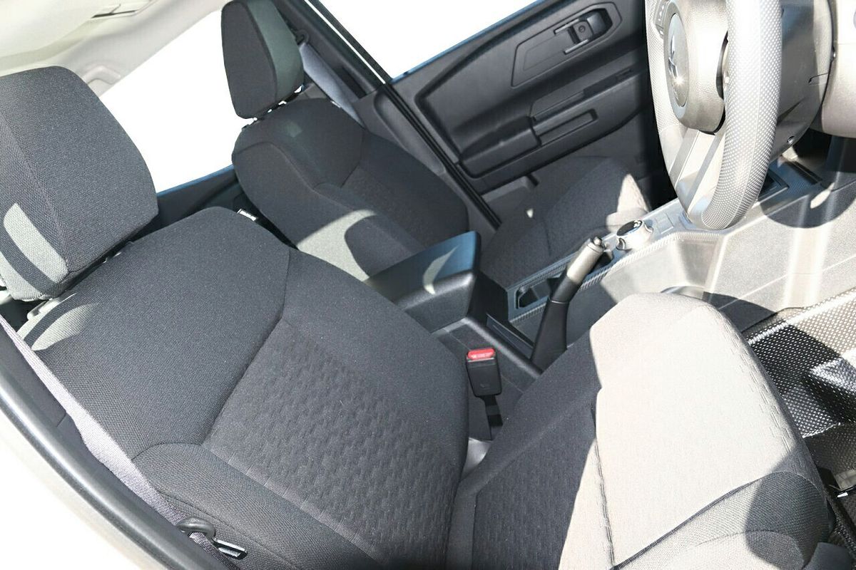 2025 Mitsubishi Triton GLX MV 4X4