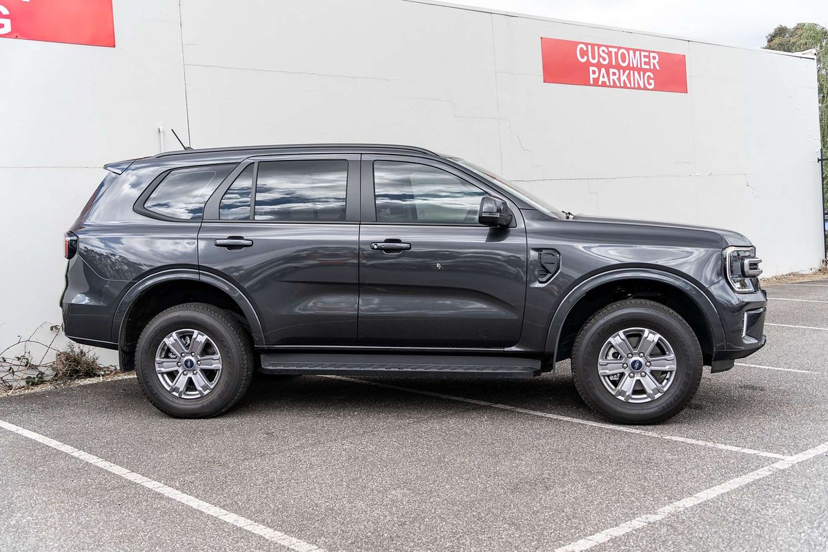 2024 Ford Everest Ambiente  2.0L