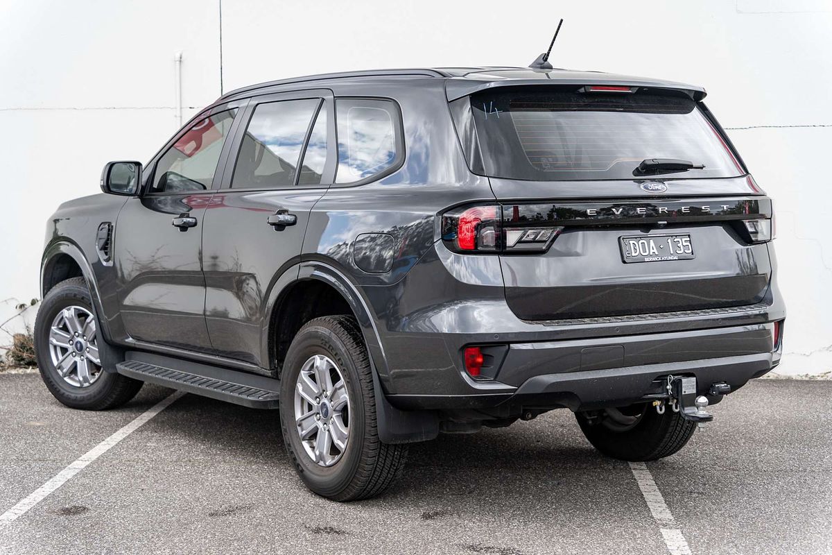 2024 Ford Everest Ambiente  2.0L