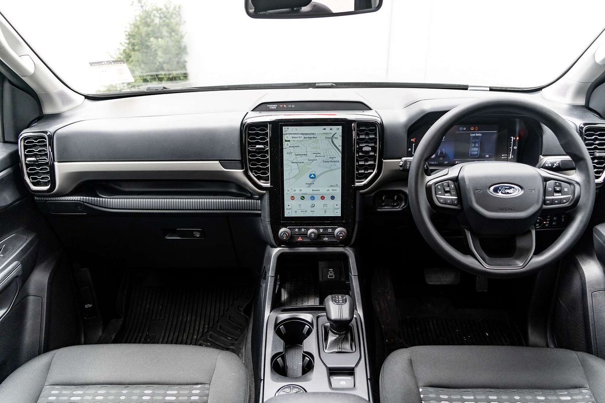 2024 Ford Everest Ambiente  2.0L