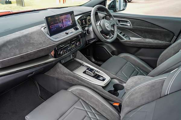 2025 Nissan QASHQAI N-DESIGN e-POWER J12
