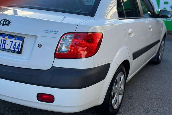 2005 Kia Rio  JB