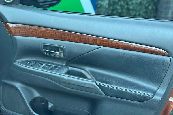 2013 Mitsubishi Outlander Aspire ZJ