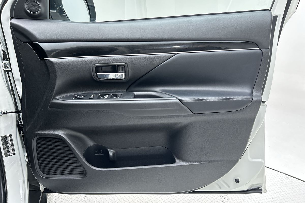 2020 Mitsubishi Outlander LS ZL