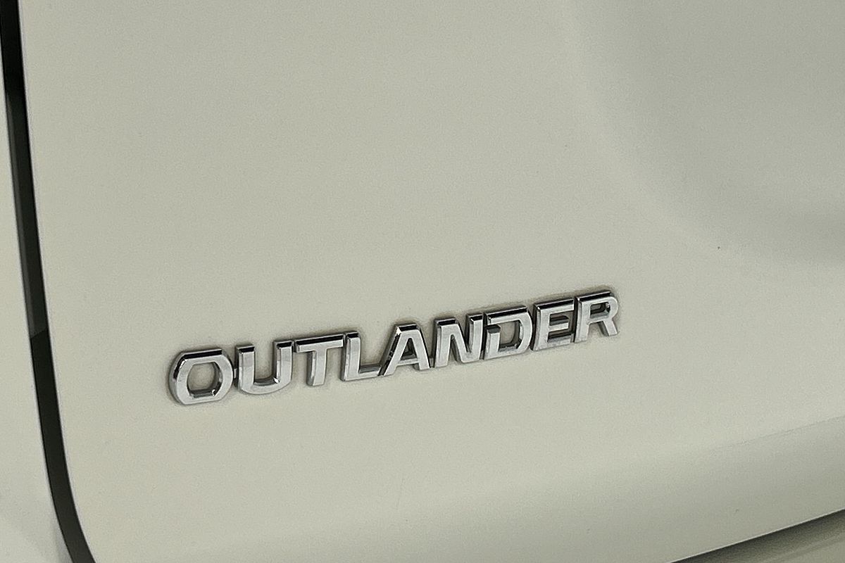 2020 Mitsubishi Outlander LS ZL