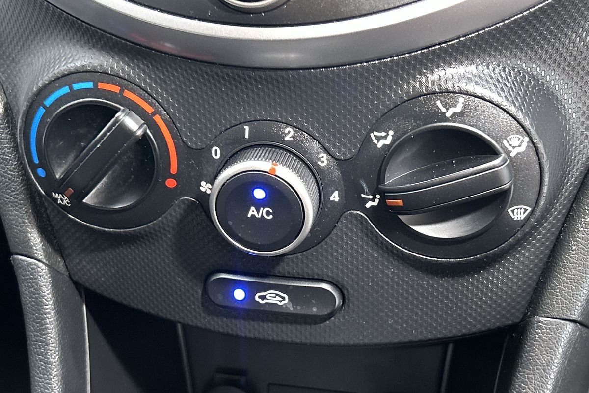 2017 Hyundai Accent Sport RB6