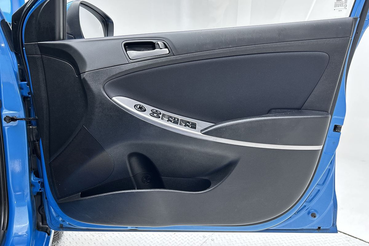 2017 Hyundai Accent Sport RB6