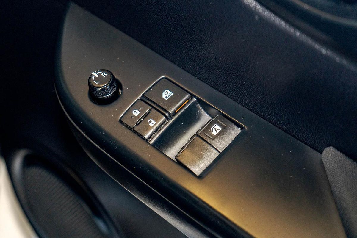 2017 Toyota Hilux Workmate GUN122R Rear Wheel Drive