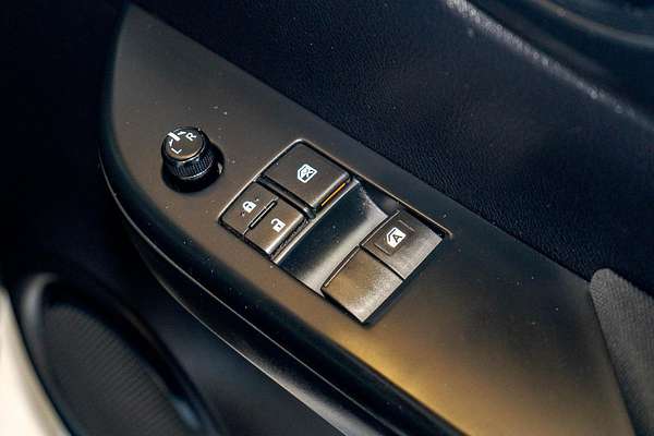 2017 Toyota Hilux Workmate GUN122R Rear Wheel Drive