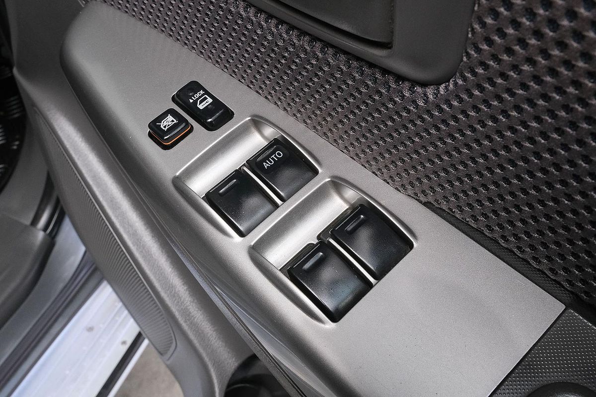 2013 Toyota Hilux SR5 KUN26R 4X4