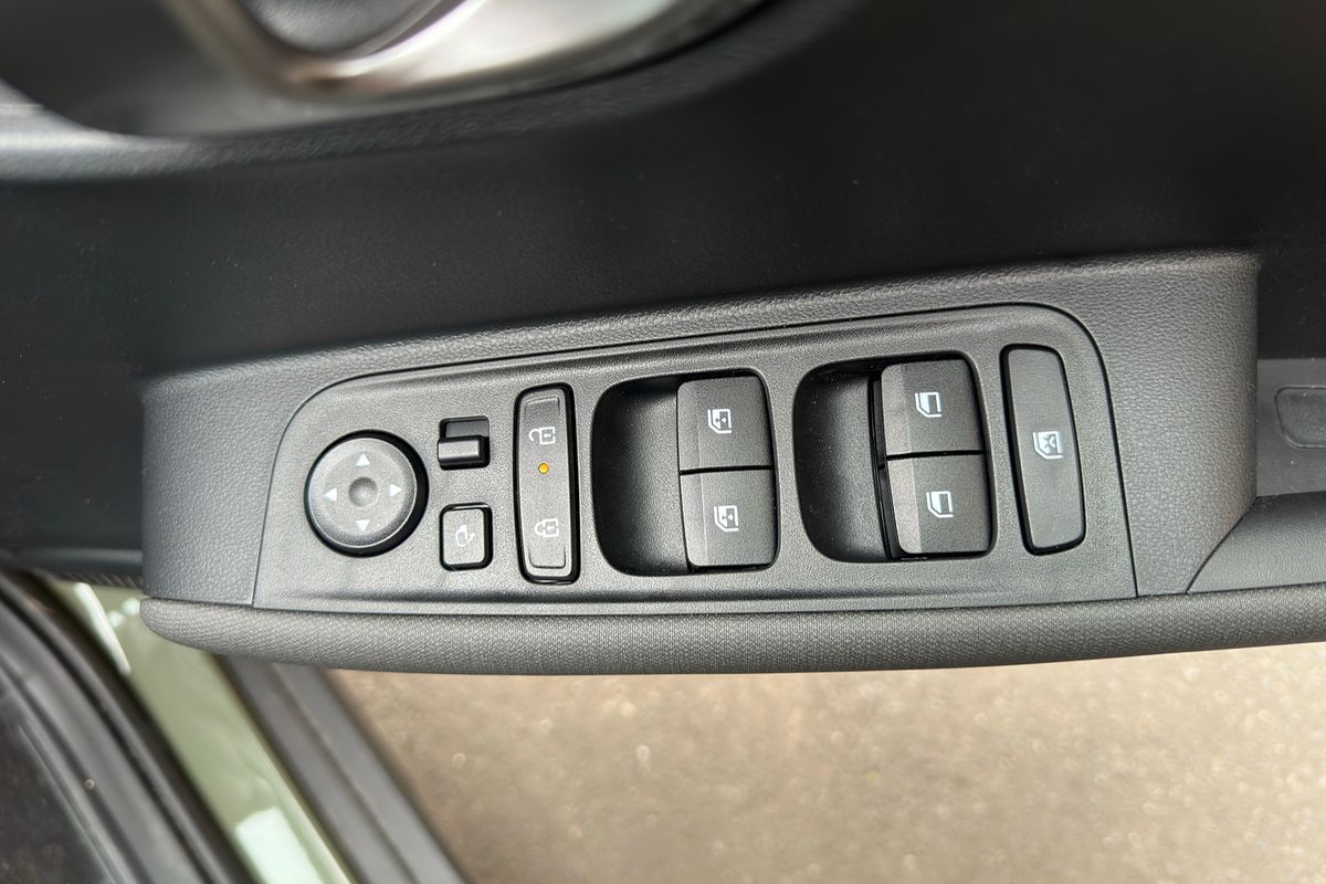 2025 Hyundai INSTER Cross AX.V1