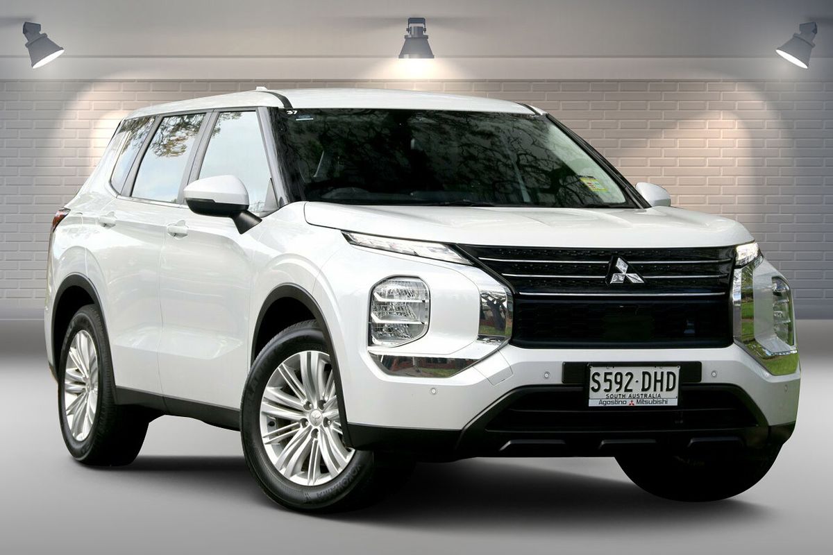 2022 Mitsubishi Outlander LS ZM