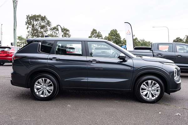 2025 Mitsubishi Outlander ES ZM