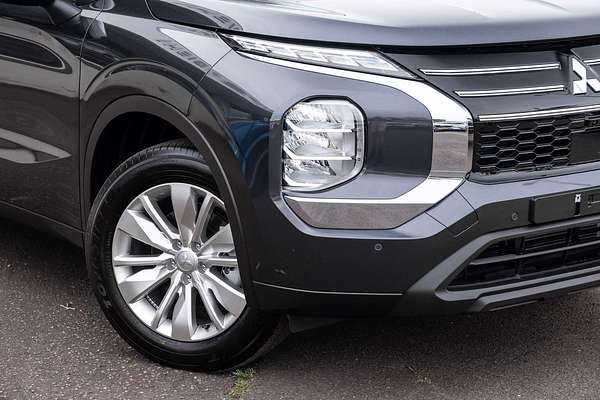 2025 Mitsubishi Outlander ES ZM