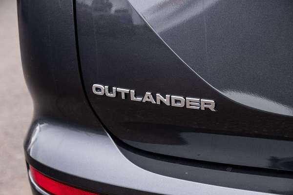 2025 Mitsubishi Outlander ES ZM