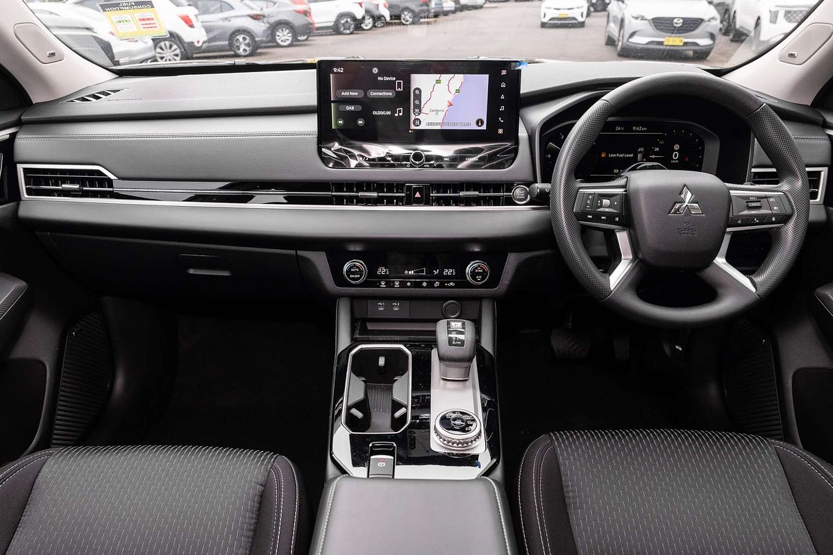 2025 Mitsubishi Outlander ES ZM