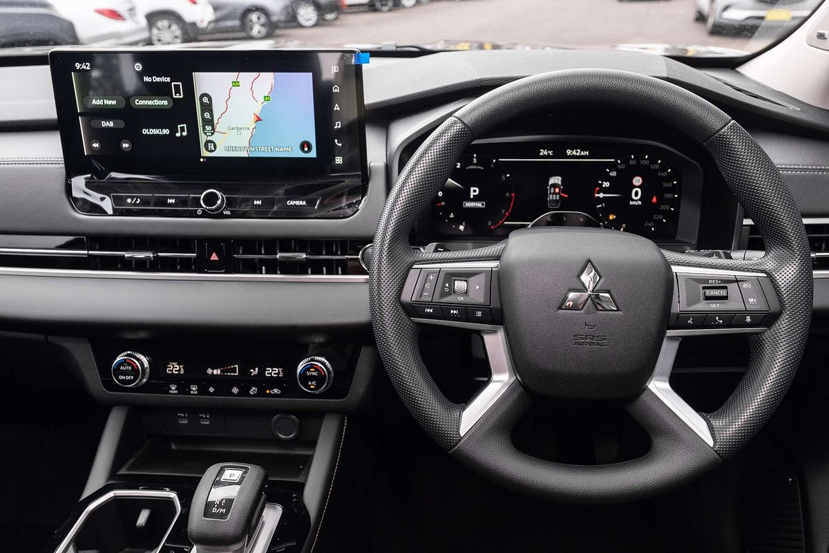2025 Mitsubishi Outlander ES ZM