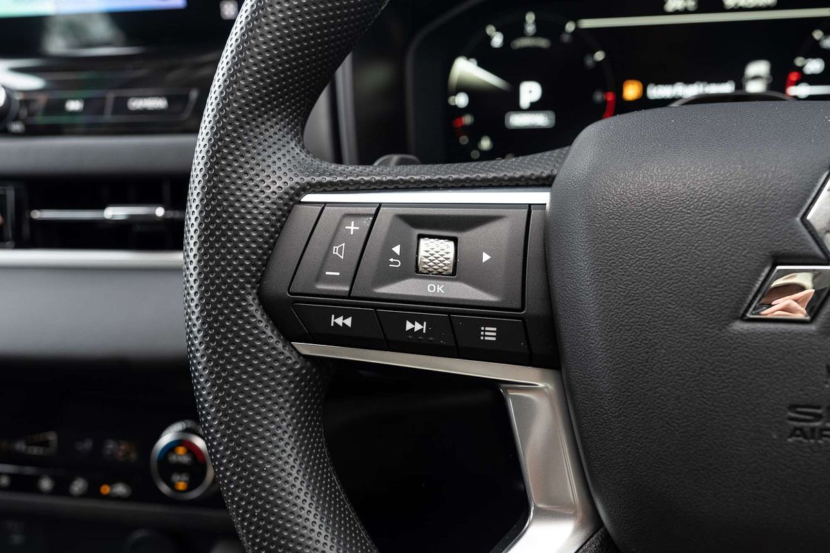 2025 Mitsubishi Outlander ES ZM