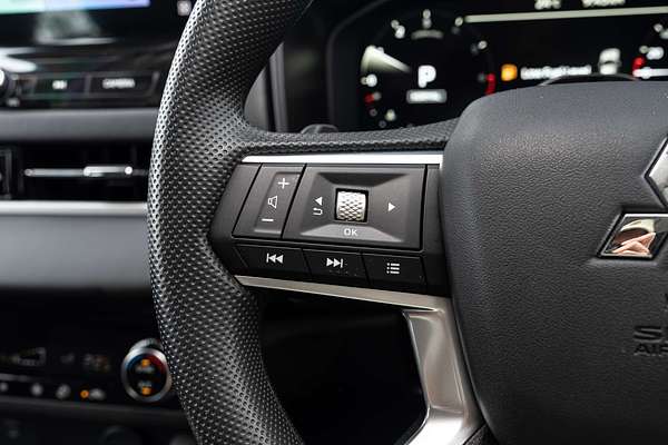 2025 Mitsubishi Outlander ES ZM