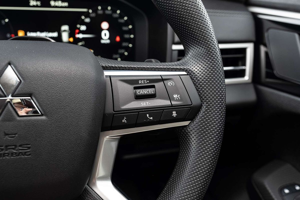 2025 Mitsubishi Outlander ES ZM