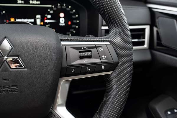 2025 Mitsubishi Outlander ES ZM