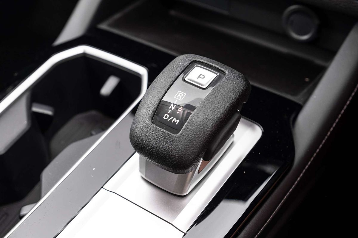 2025 Mitsubishi Outlander ES ZM