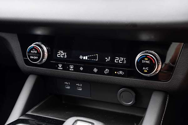 2025 Mitsubishi Outlander ES ZM