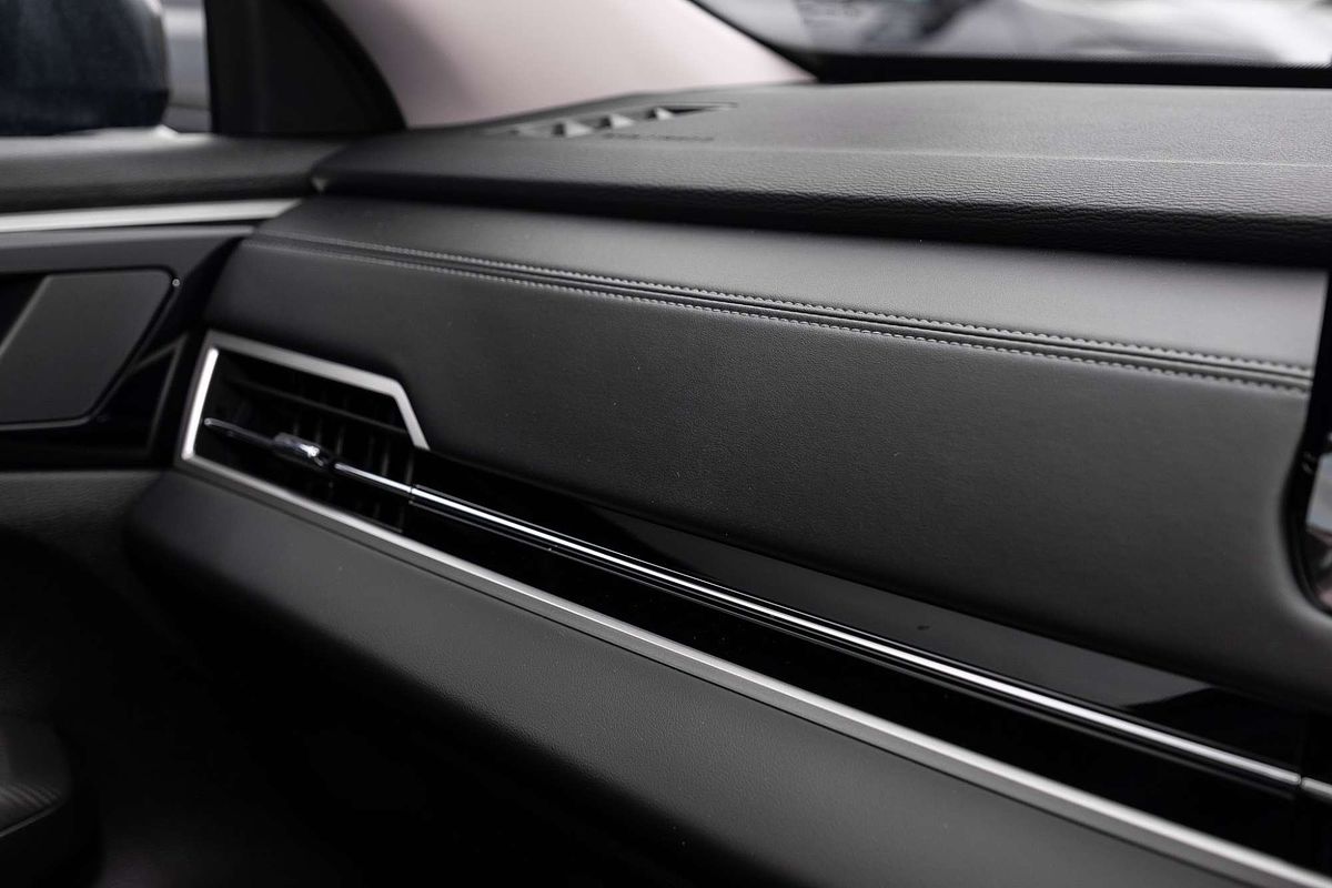2025 Mitsubishi Outlander ES ZM