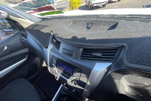 2017 Nissan Navara RX D23 Series 2 Rear Wheel Drive