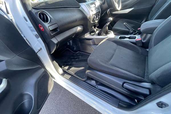 2017 Nissan Navara RX D23 Series 2 Rear Wheel Drive