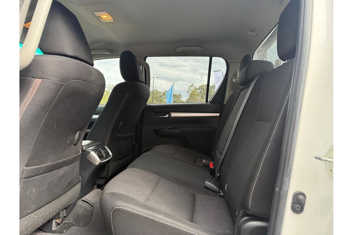 2020 Toyota Hilux SR5 GUN126R 4X4
