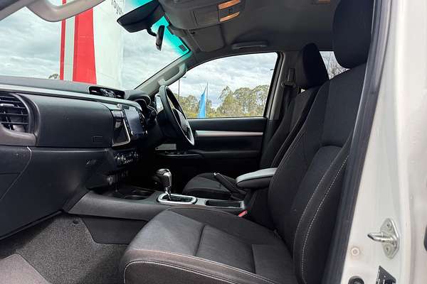 2020 Toyota Hilux SR5 GUN126R 4X4