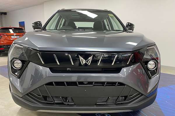 2025 Mahindra XUV3XO AX7L