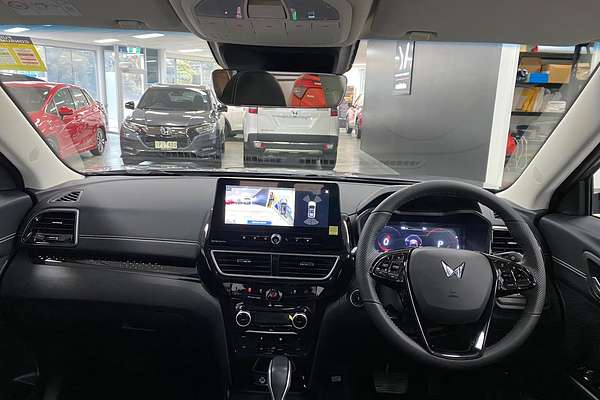 2025 Mahindra XUV3XO AX7L