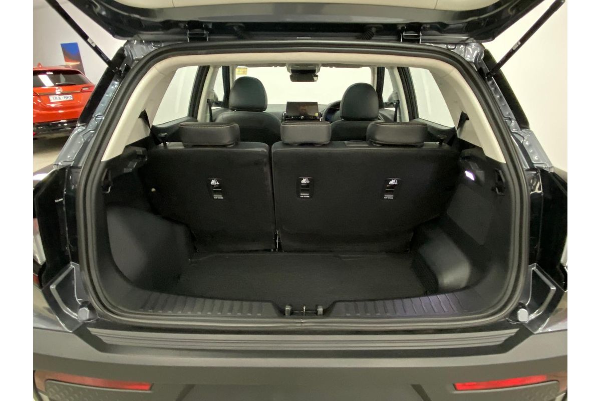 2025 Mahindra XUV3XO AX7L