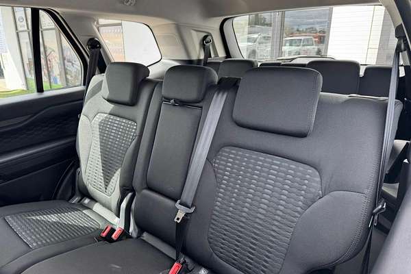 2024 Ford Everest Ambiente 2.0L