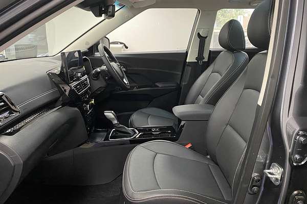 2025 Mahindra XUV3XO AX7L