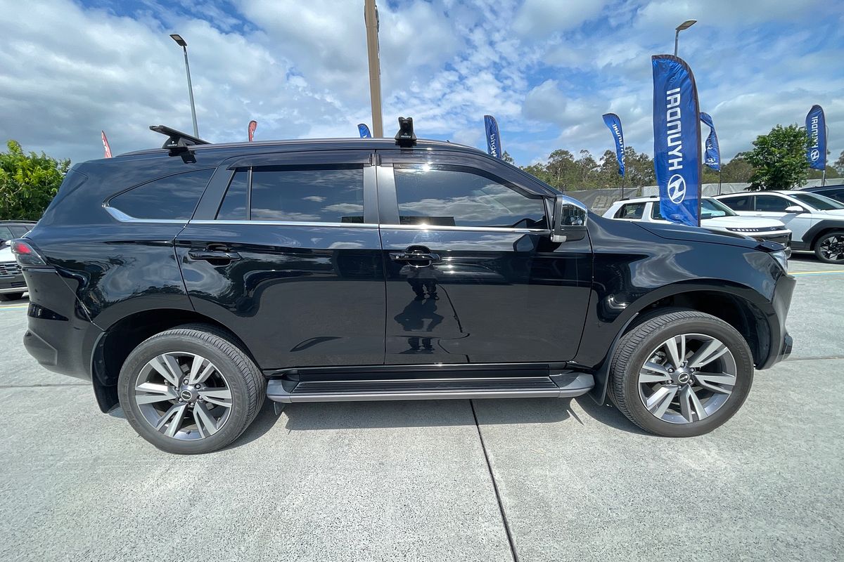 2023 Isuzu MU-X LS-T