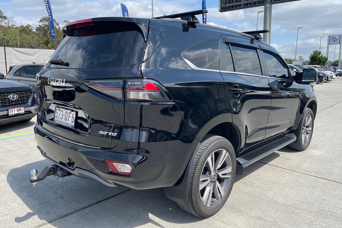 2023 Isuzu MU-X LS-T