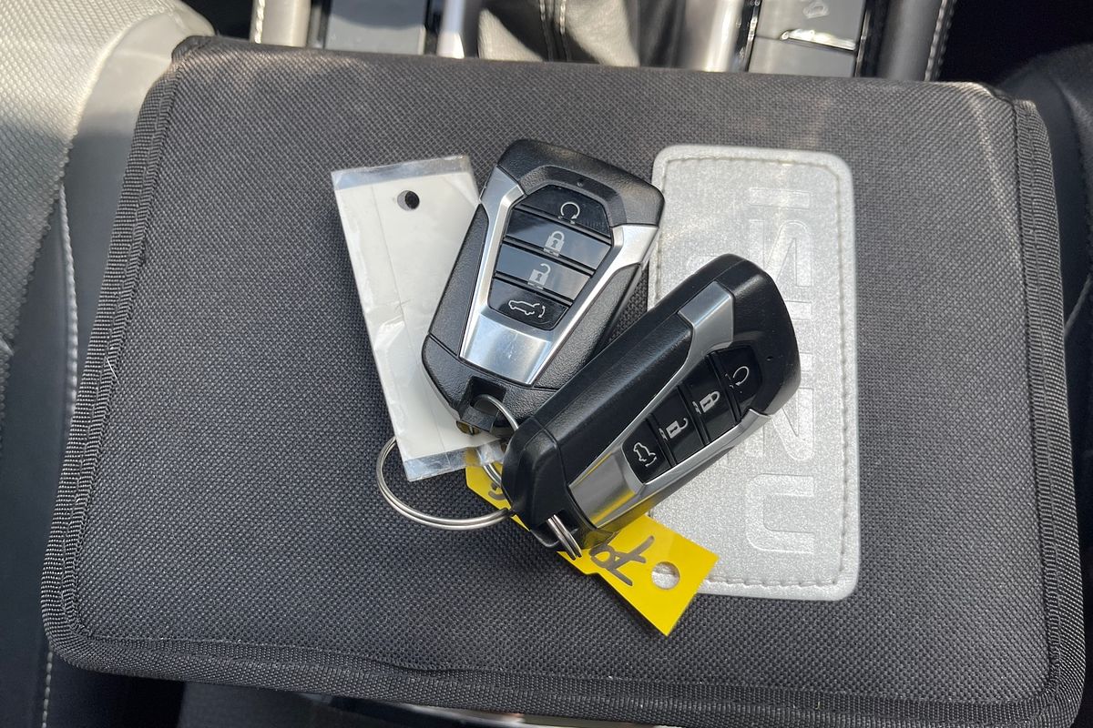 2023 Isuzu MU-X LS-T