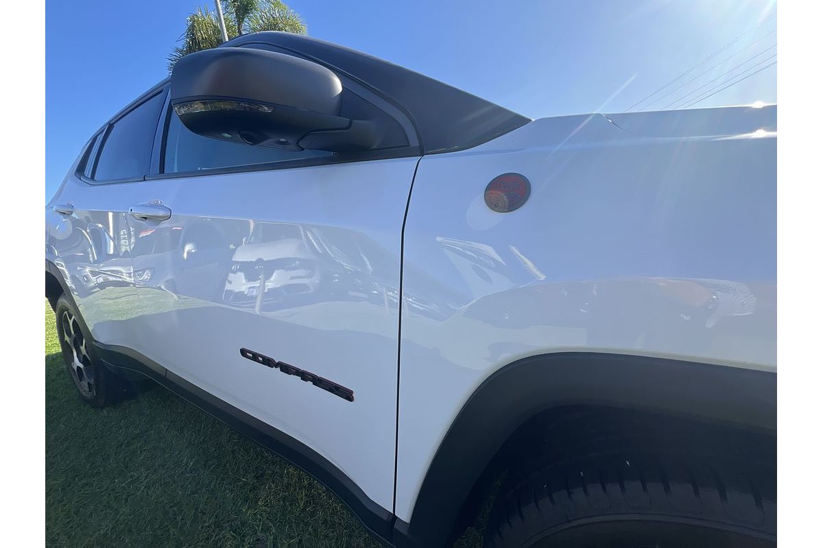 2023 Jeep Compass Trailhawk M6