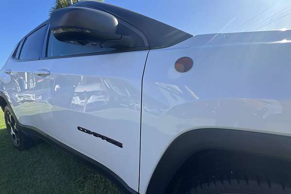 2023 Jeep Compass Trailhawk M6