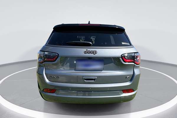 2023 Jeep Compass S-Limited M6