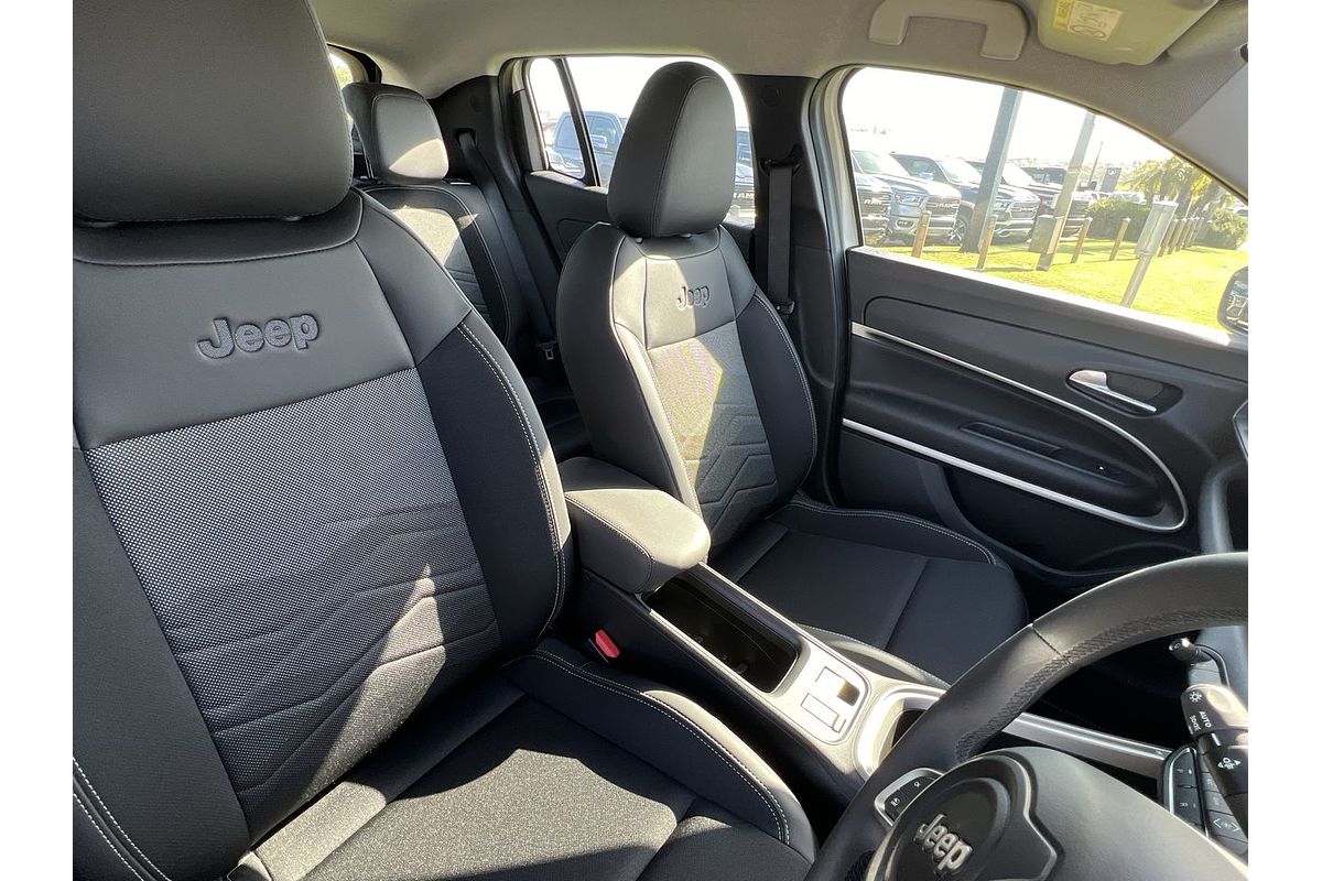 2024 Jeep Avenger Limited JJ