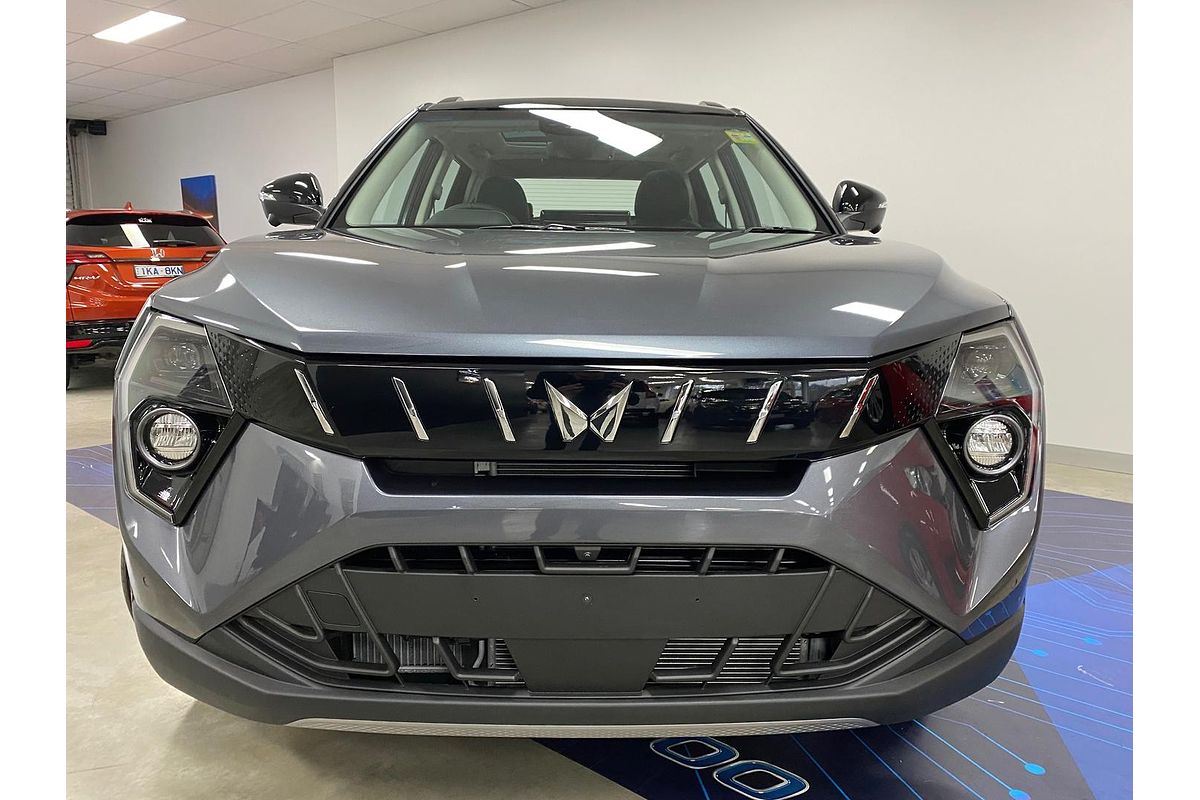 2025 Mahindra XUV3XO AX7L