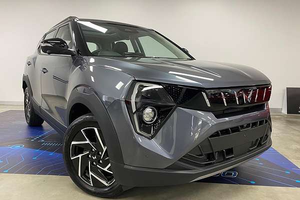 2025 Mahindra XUV3XO AX7L