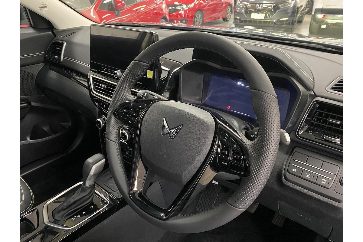 2025 Mahindra XUV3XO AX7L