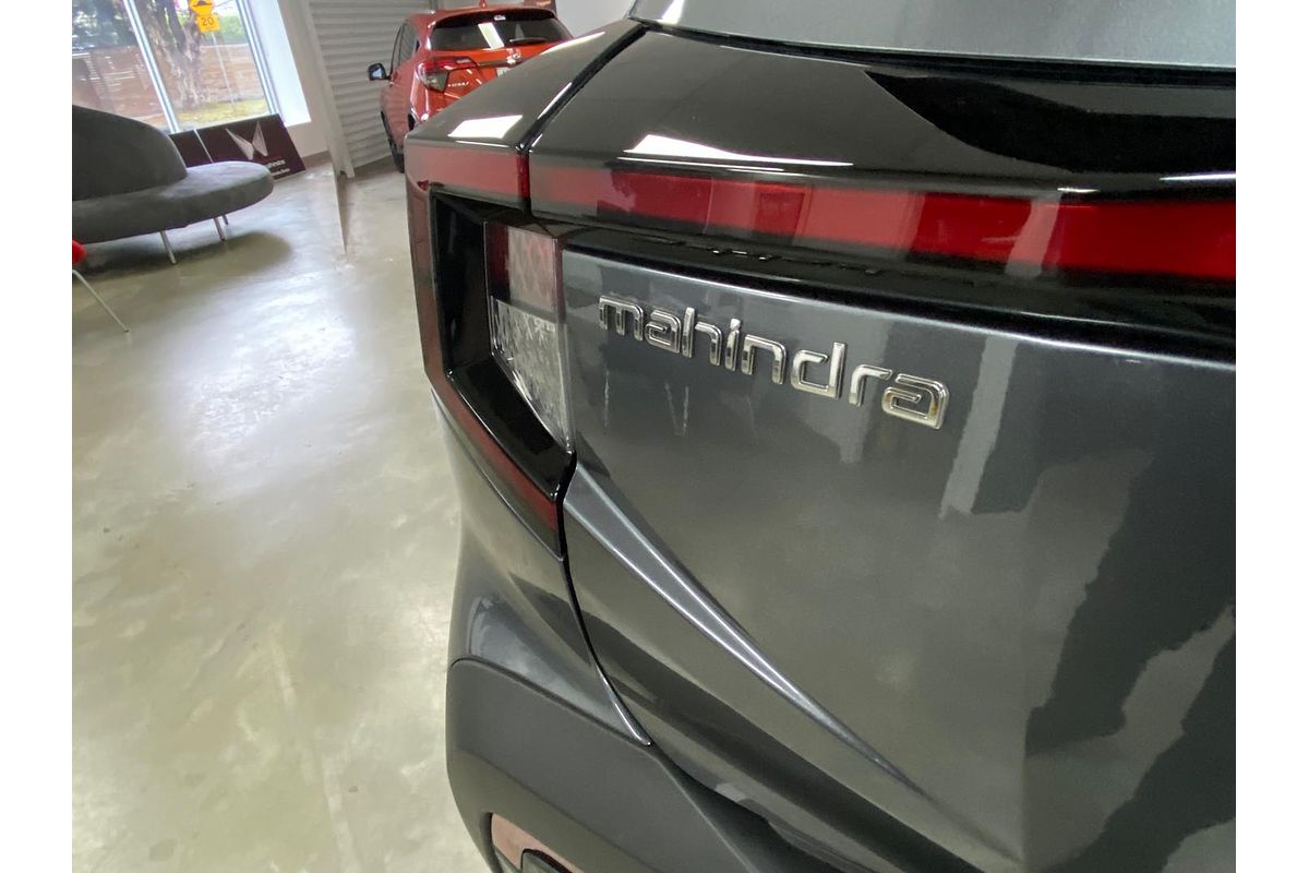 2025 Mahindra XUV3XO AX7L