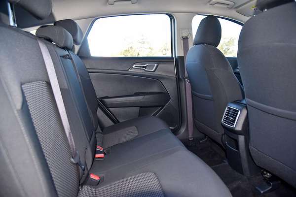 2022 Kia Sportage S NQ5